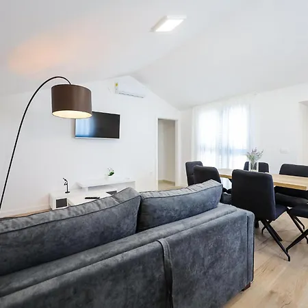 Gorgeous In With Wifi